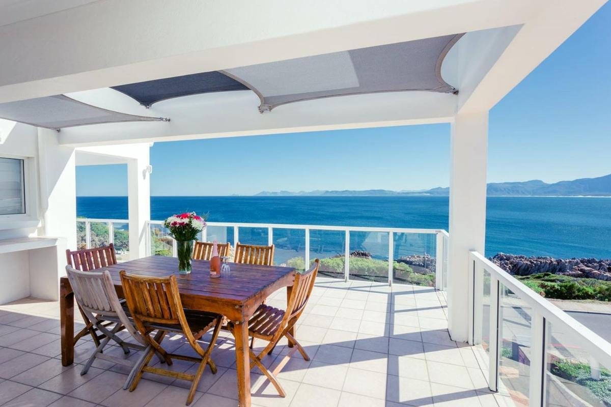 49 On Cliff Hotel Gansbaai Exterior photo