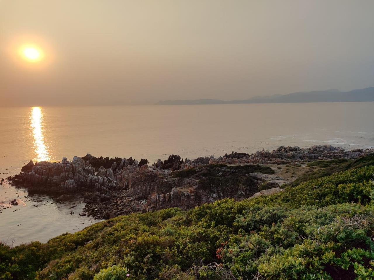49 On Cliff Hotel Gansbaai Exterior photo
